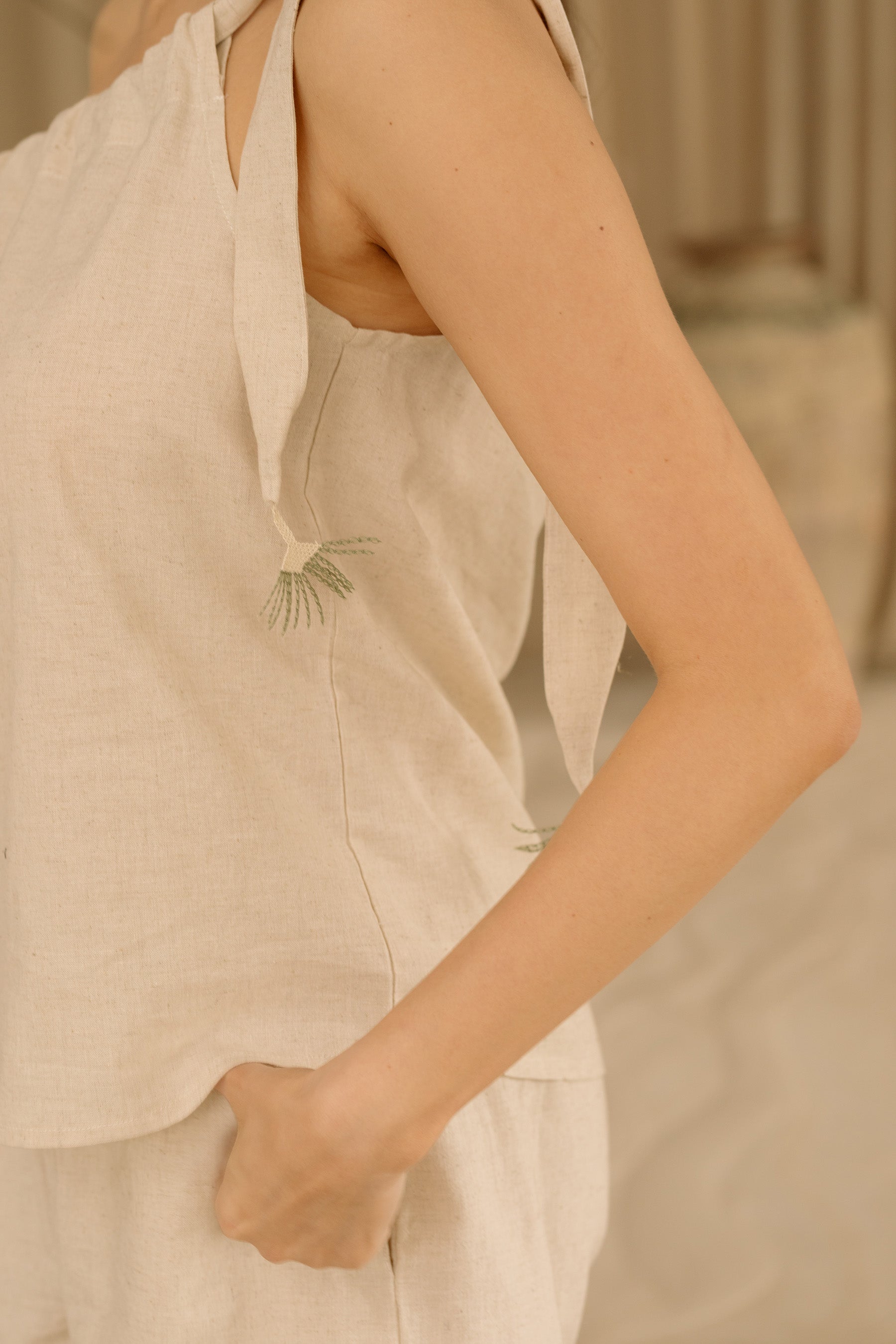 Palm shape Turkish needle lace details.