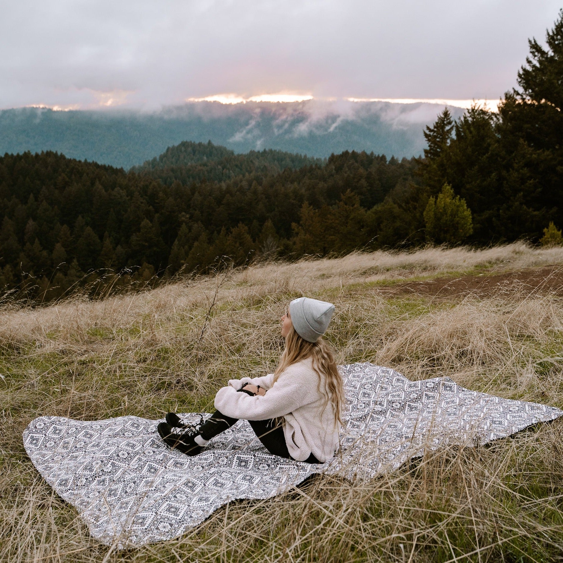 Kilim pattern handwoven cotton blanket as an outdoor blanket.